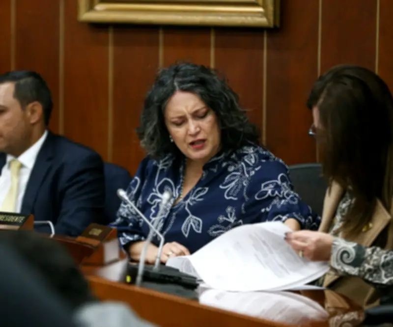 Figuras políticas tradicionales quedan rezagadas en elecciones congresionales de 2026