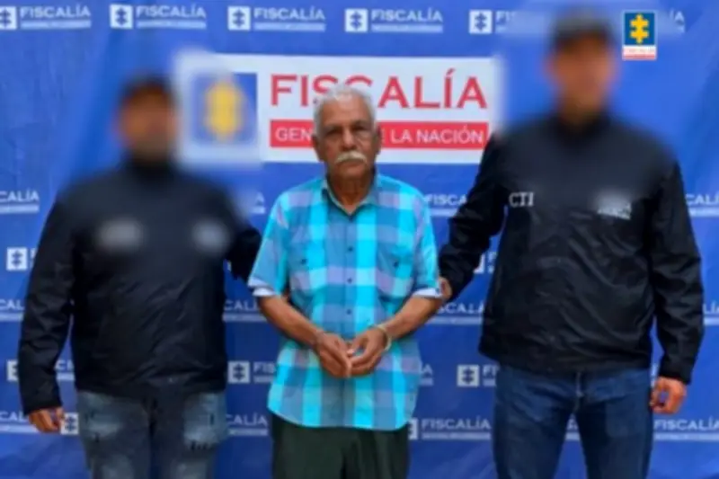 Fiscalía acusa a hombre por estafa masiva con falsas promesas de tierras en Antioquia, Caldas y Tolima