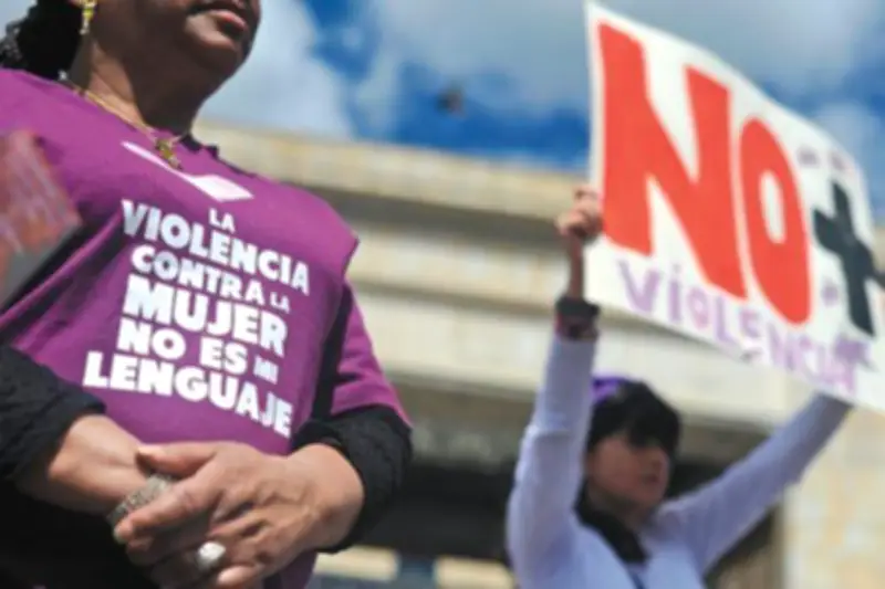 Fiscalía de Luz Adriana Camargo cuestionada por caso de Lina Castillo y escrache feminista