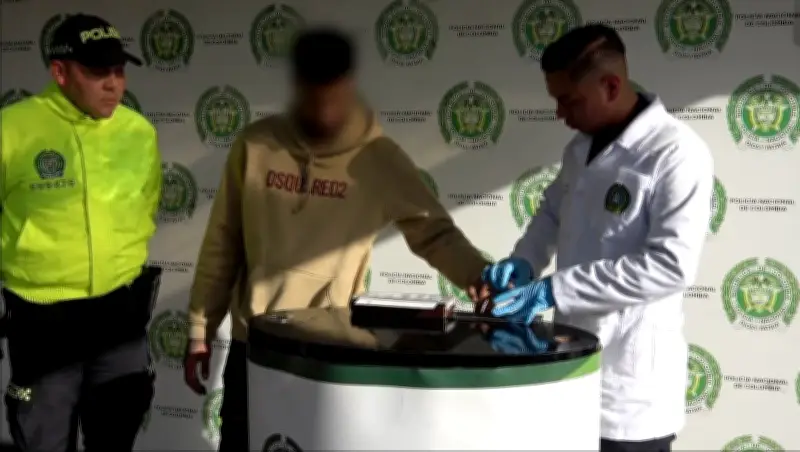 Fiscalía halla planos y manuscritos para fabricar explosivos en allanamiento en Usme