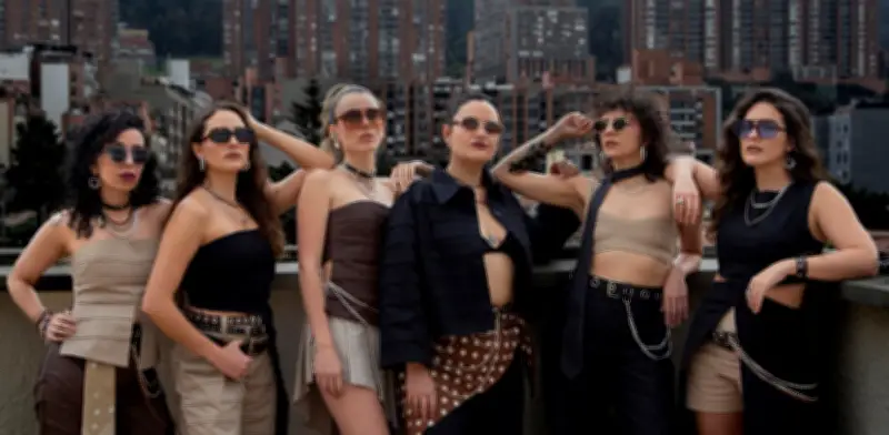 Flor de Lava transforma 'El velo se cayó' en himno coral que une a mujeres de varias generaciones