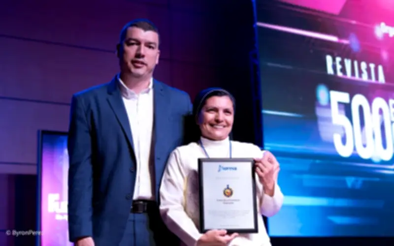 Foro en Bucaramanga destaca el impacto transformador de la Inteligencia Artificial en la sociedad