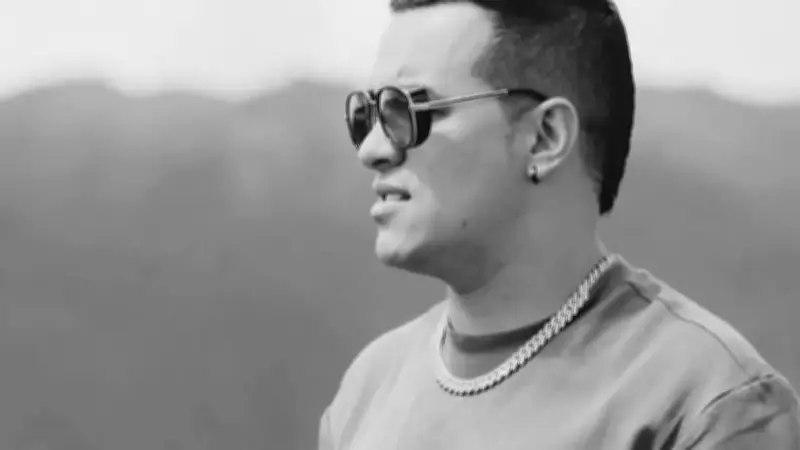 Foto inédita de Yeison Jiménez y su primo junto a avioneta conmueve a seguidores