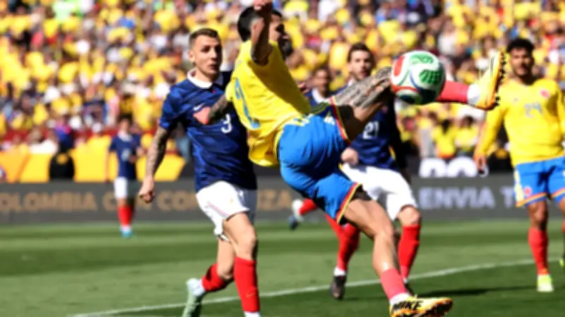 Francia castiga a Colombia con gol de Doué tras desafortunado desvío de Daniel Muñoz