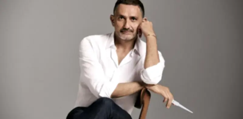 Francis Kurkdjian: El genio perfumero que transformó la industria con Le Male y su visión artística