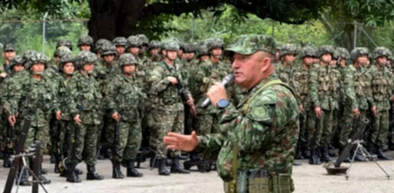 General Marmolejo alerta sobre estructuras urbanas del Eln en Bogotá y expansión de grupos armados