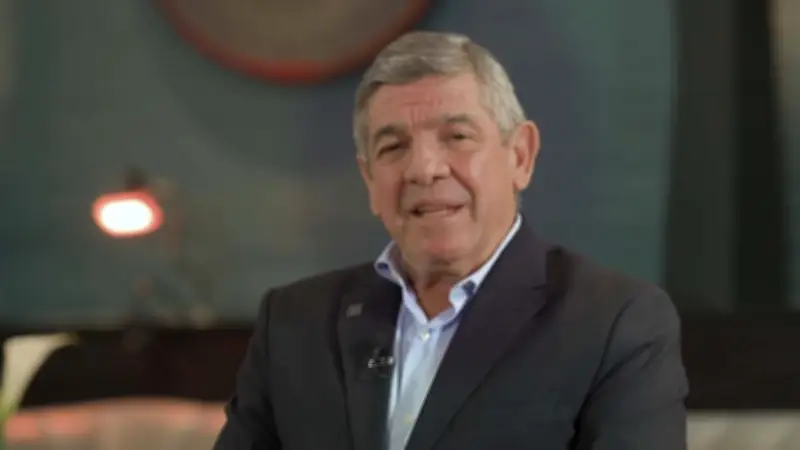 General Matamoros propone 'seguridad con desarrollo' y critica a la JEP en entrevista