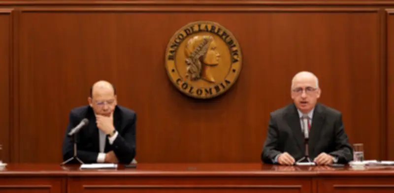 Gerente del Banco de la República responde a polémica con Gobierno: 'Solo Minhacienda tiene jefe'