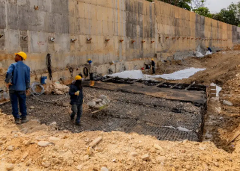 Girón construye muro de contención de 280 metros para proteger a 5.000 habitantes del río de Oro