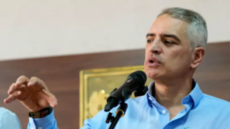 Gobernador Andrés Julián Rendón defiende a Antioquia de críticas y destaca su resiliencia histórica