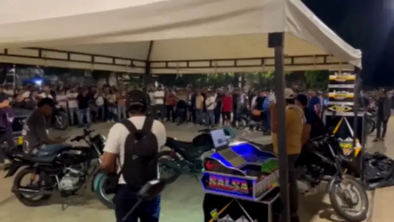 Gobernador de Antioquia denuncia quema de motos y afectación a misión médica en paro minero