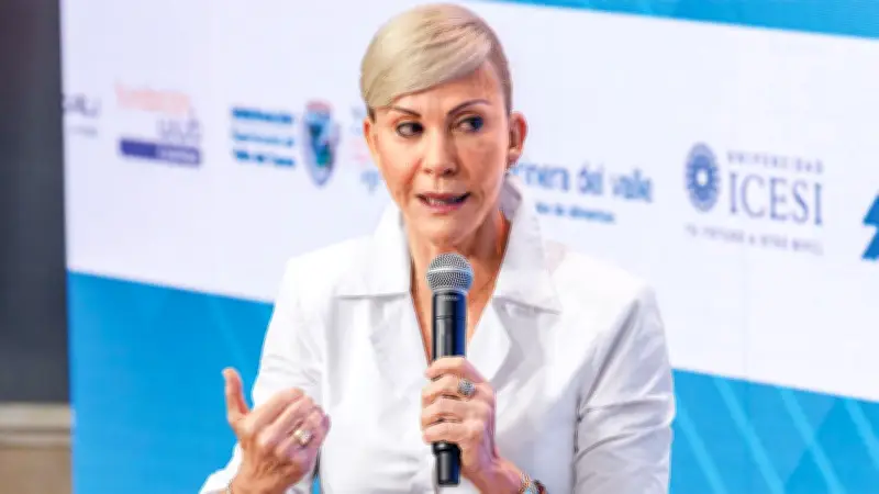 Gobernadora del Valle advierte que liquidación de EPS agravaría crisis en sistema de salud regional