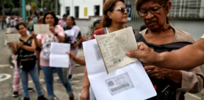 Gobernadores alertan: liquidación de EPS sin plan territorial amenaza pacientes y hospitales