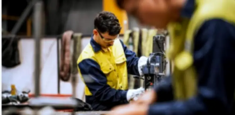 Gobierno establece límites claros para horas extra: máximo 2 diarias y 12 semanales