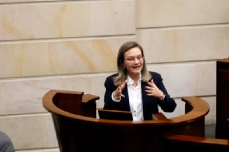 Gobierno oficializa salida de Cielo Rusinque de Superindustria y nombra encargado