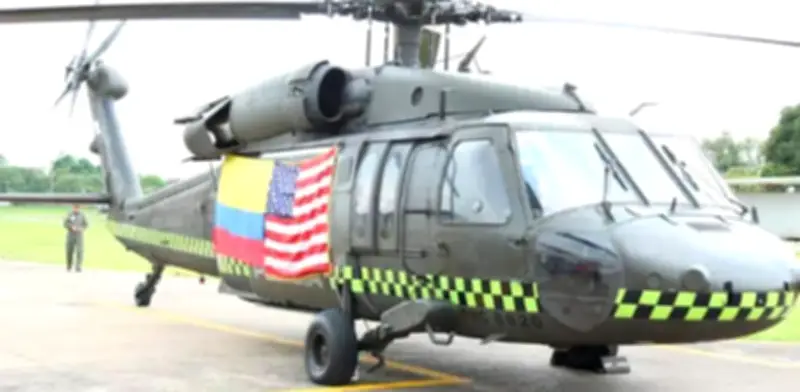 Gobierno Petro recibió 12 helicópteros Black Hawk usados de EE.UU. mientras critica donaciones de segunda mano