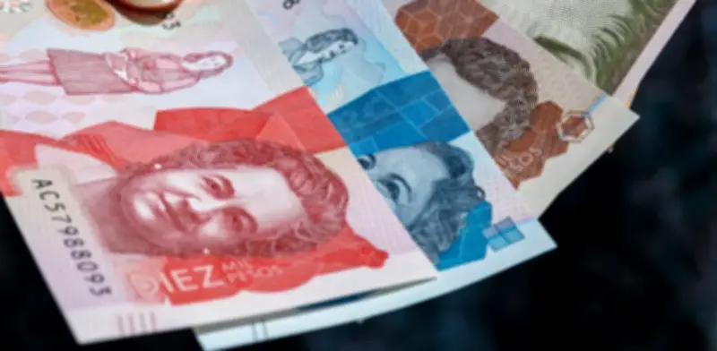 Gobierno proyecta reducción del déficit fiscal y estabilidad de la deuda pública para 2026