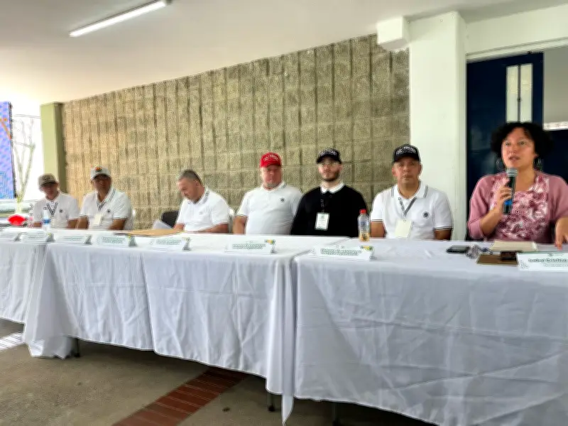 Gobierno suspende órdenes de captura contra 23 jefes criminales en Medellín como parte de estrategia de paz