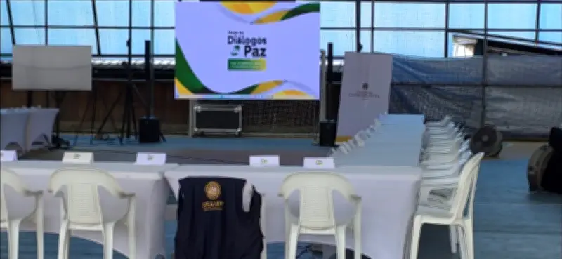 Gobierno y Coordinadora Nacional Ejército Bolivariano suspenden diálogos de paz por seis días