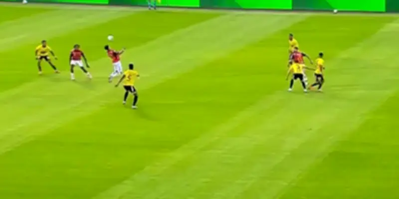 Golazo argentino en Ecuador revive el recuerdo del histórico tanto de James Rodríguez