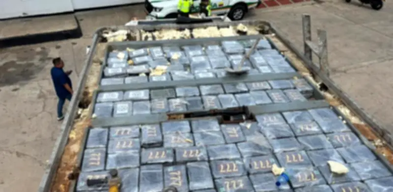 Golpe al narcotráfico en La Guajira: incautan 259 kilos de cocaína ocultos en furgón