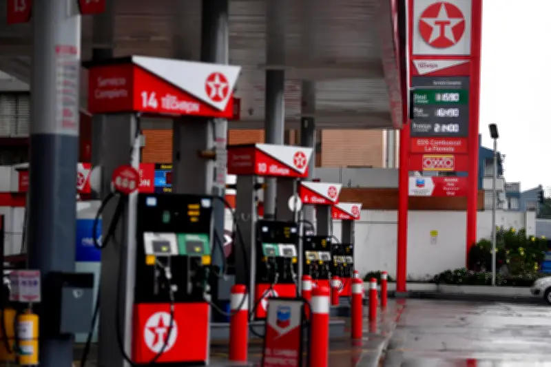 Gonzalo Hernández critica reducción de precio de gasolina como "desacierto" fiscal