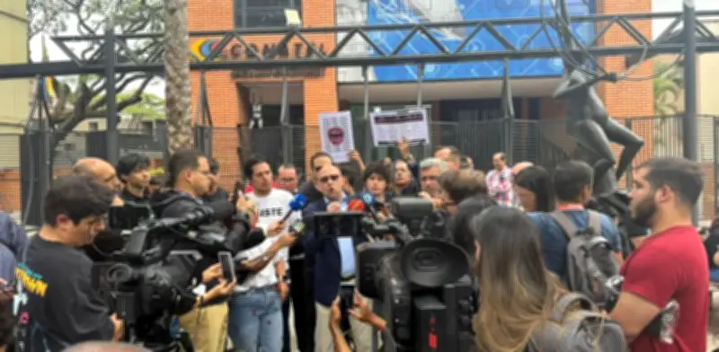 Gremios y periodistas exigen fin de censura digital en Venezuela bajo tutelaje de Delcy Rodríguez