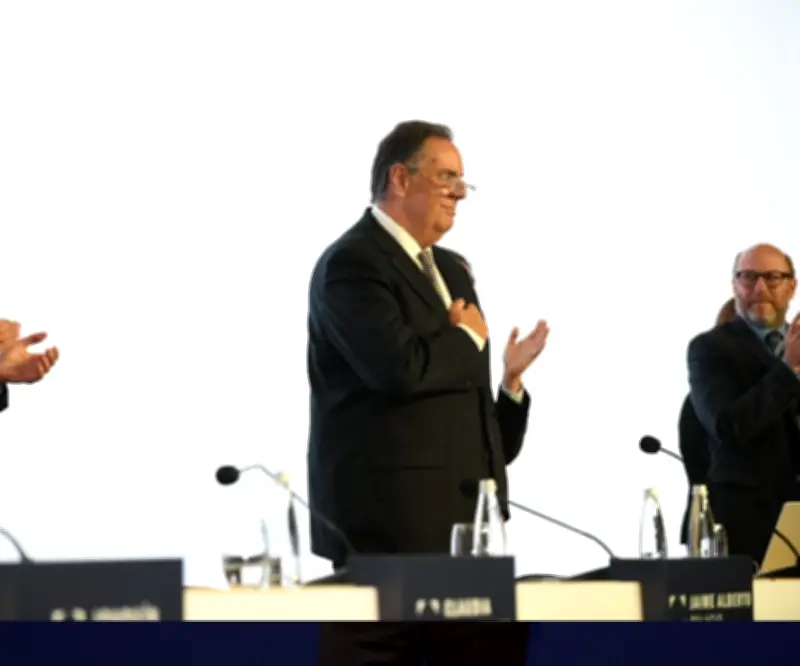 Grupo Argos despide a Jorge Mario Velásquez y aprueba nueva junta directiva en asamblea