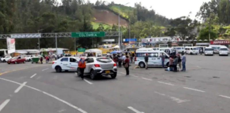 Guerra arancelaria Colombia-Ecuador: actividad en Rumichaca cae al 10% y 40.000 empleos en riesgo