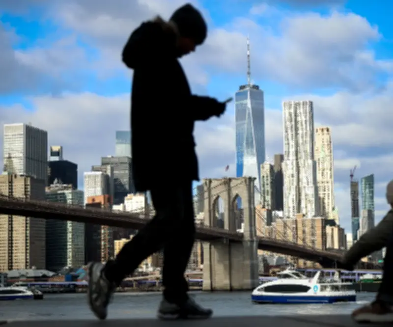 Guerra con Irán frena actividad empresarial en EE.UU. y eleva precios globalmente