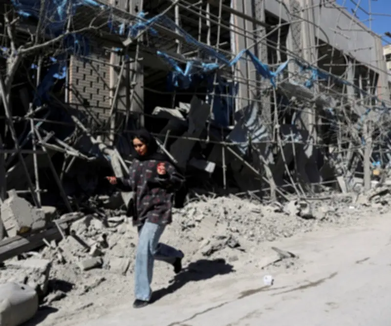 Guerra Irán-Israel entra en cuarto día con mercados en caída y crisis humanitaria