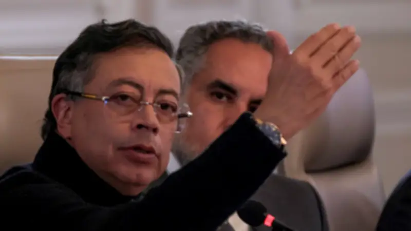 Gustavo Petro ordena liquidar EPS intervenidas y anuncia nueva estructura del sistema de salud