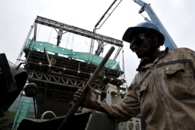 Hacienda destraba COP 300.000 millones para pagos atrasados del Invías a contratistas