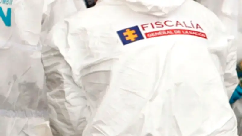 Hallan cadáver de tatuador con armas traumáticas y granadas en apartamento de Medellín