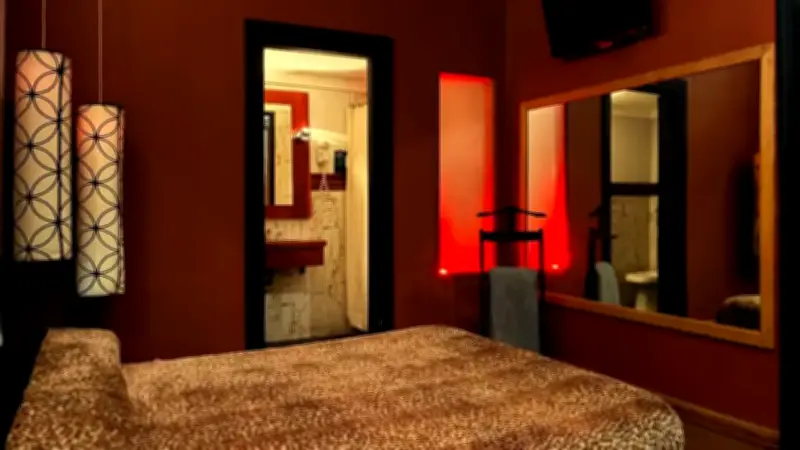 Hallan pareja sin vida en hotel con signos de violencia en Bogotá