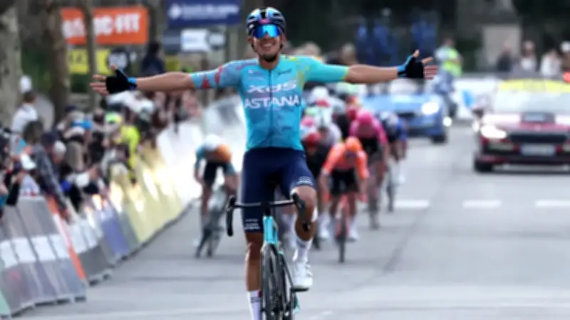 Harold Tejada conquista la sexta etapa del París-Niza y escala al top 10 de la general