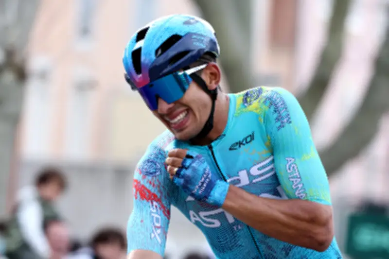 Harold Tejada triunfa en París-Niza mientras Daniel Felipe Martínez mantiene segundo lugar