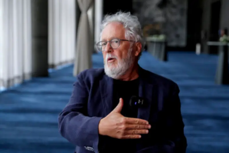 Héctor Abad Faciolince nominado a nuevo premio literario español de un millón de euros