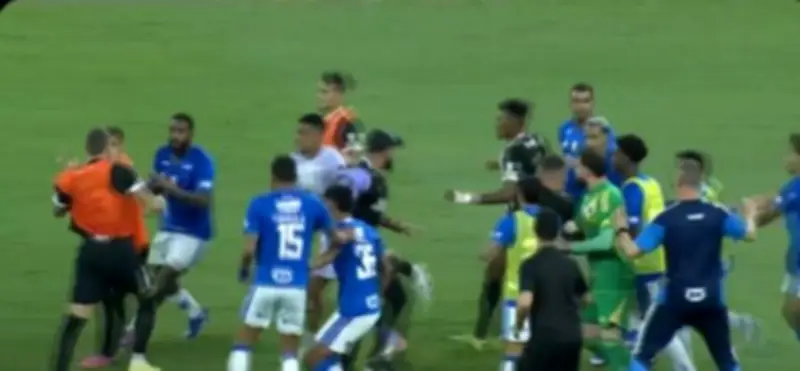 Histórica batalla campal en final del Mineirao: 23 expulsiones tras reyerta general