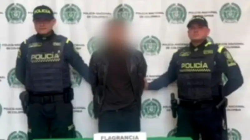 Hombre causa terror en banco de Bogotá con supuesto explosivo: capturado por la Policía