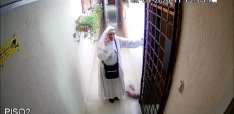 Hombre disfrazado de monja burló seguridad en edificio de Barranquilla; cámaras y llamada sospechosa lo delataron