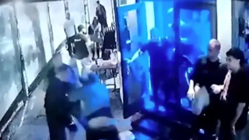 Hombre fallece frente a su hijo tras presunta pelea con guardias de discoteca en Colombia