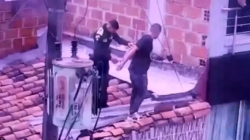 Hombre intentó ocultar más de 1.000 dosis de marihuana en el techo de una vivienda en Medellín