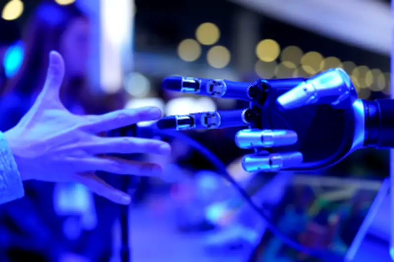 Honor presenta máquina para jugar piedra, papel o tijera en el Mobile World Congress 2026