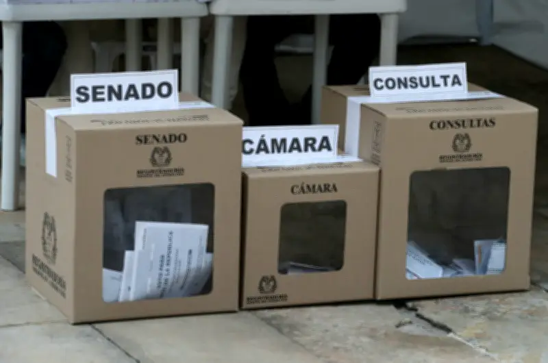 Hostigamiento armado en El Cerrito interrumpe seguridad electoral en puesto de votación