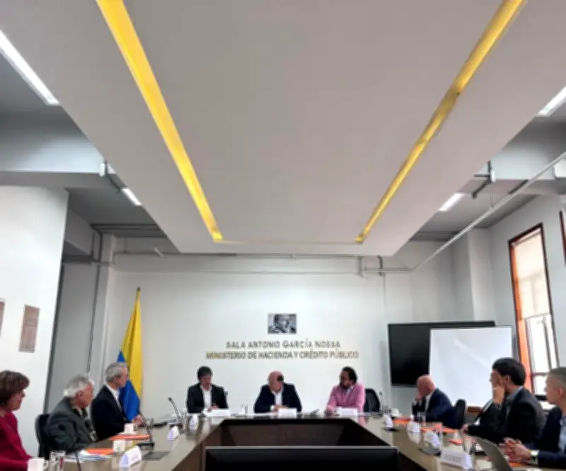 Hoy se firma acuerdo clave para evitar inversiones forzosas en el sector bancario colombiano