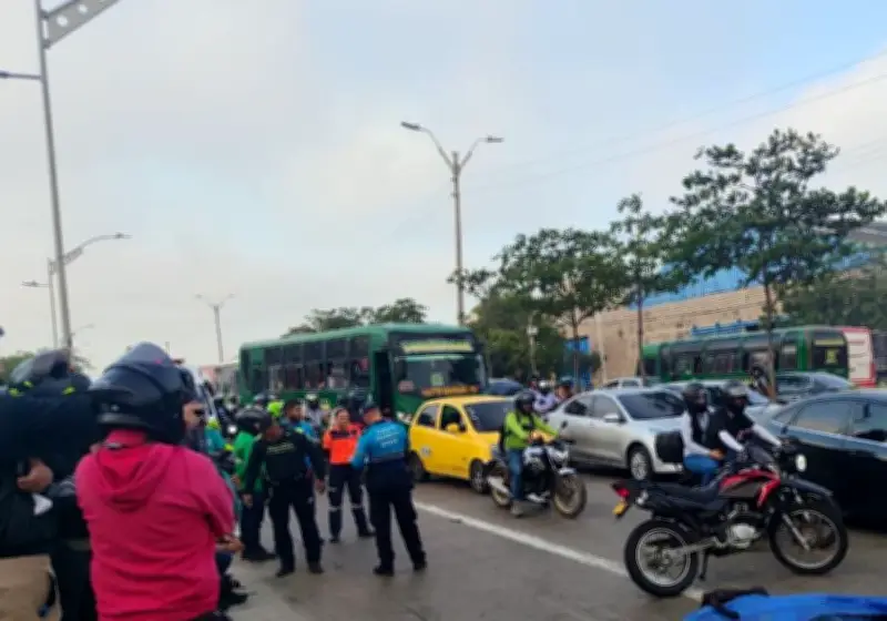 Identifican a víctima fatal de choque entre moto y bus en Barranquilla