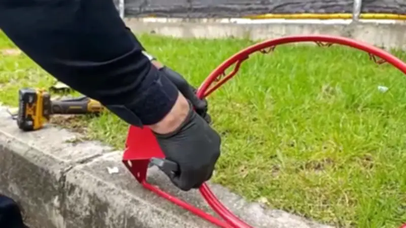 Incautan 3 kilos de cocaína ocultos en aros de baloncesto en aeropuerto El Dorado