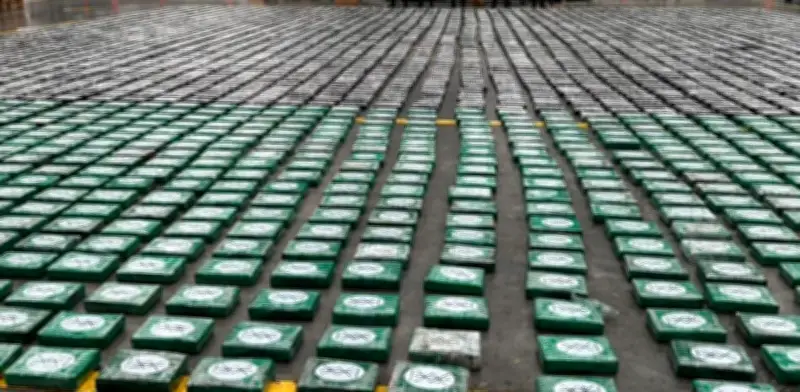 Incautan 4 toneladas de cocaína camuflada en snacks con destino al Reino Unido desde Urabá