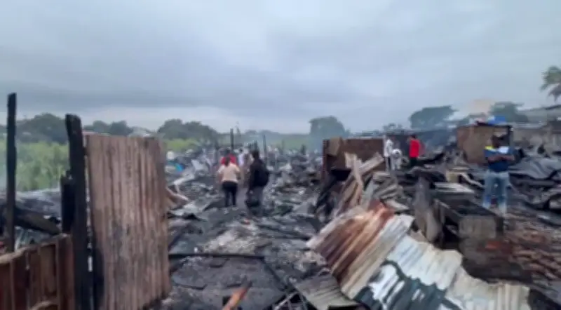 Incendio arrasa 41 viviendas en Cali: 180 damnificados y 4 lesionados en tragedia del oriente